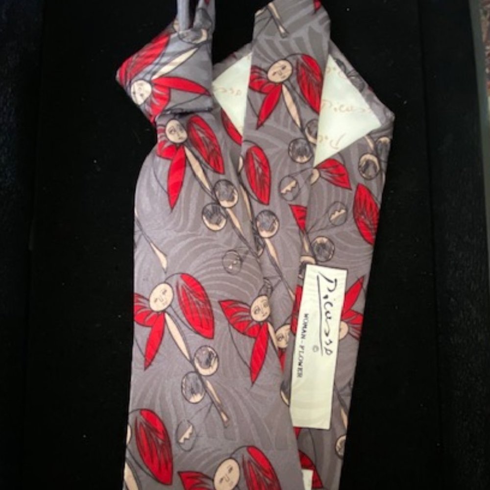 Vintage Pablo Picasso Woman - Flower Silk Tie
